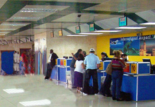 Aeropuerto Internacional Antonio Maceo