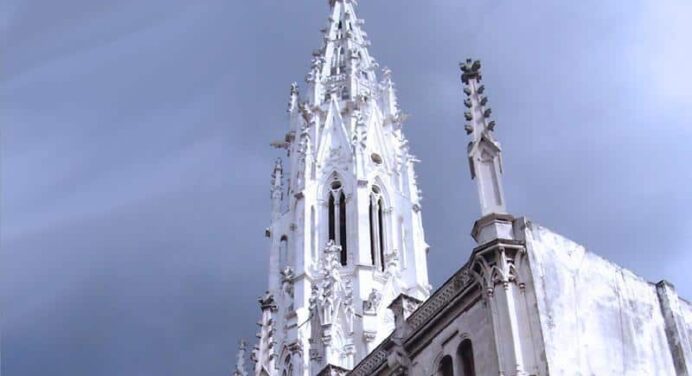 Iglesia de Reina