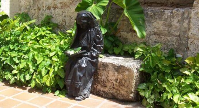 Estatua Madre Teresa de Calcuta