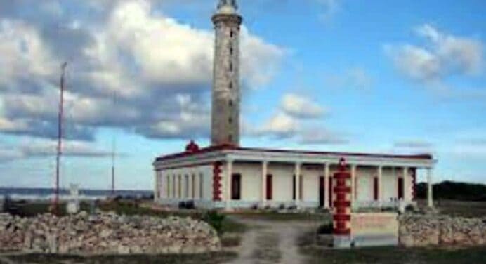 Faro de Punta Lucrecia