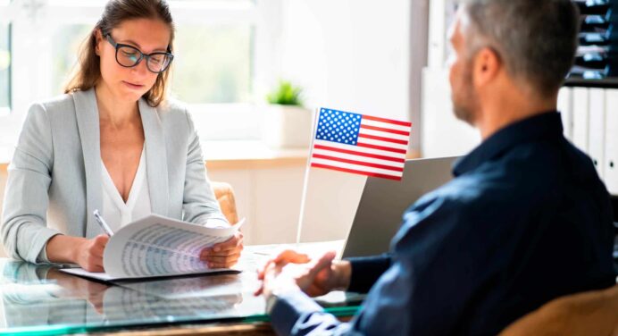 Guía de Vocabulario Migratorio: 50 Términos Clave que Todo Cubano Debe Conocer Antes de Solicitar una Visa Estadounidense