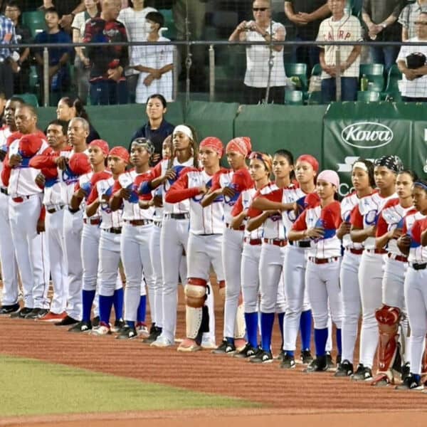 Abandonan Delegación Nacional Atletas del Béisbol Cubano que Participaron en Copa Mundial Femenina