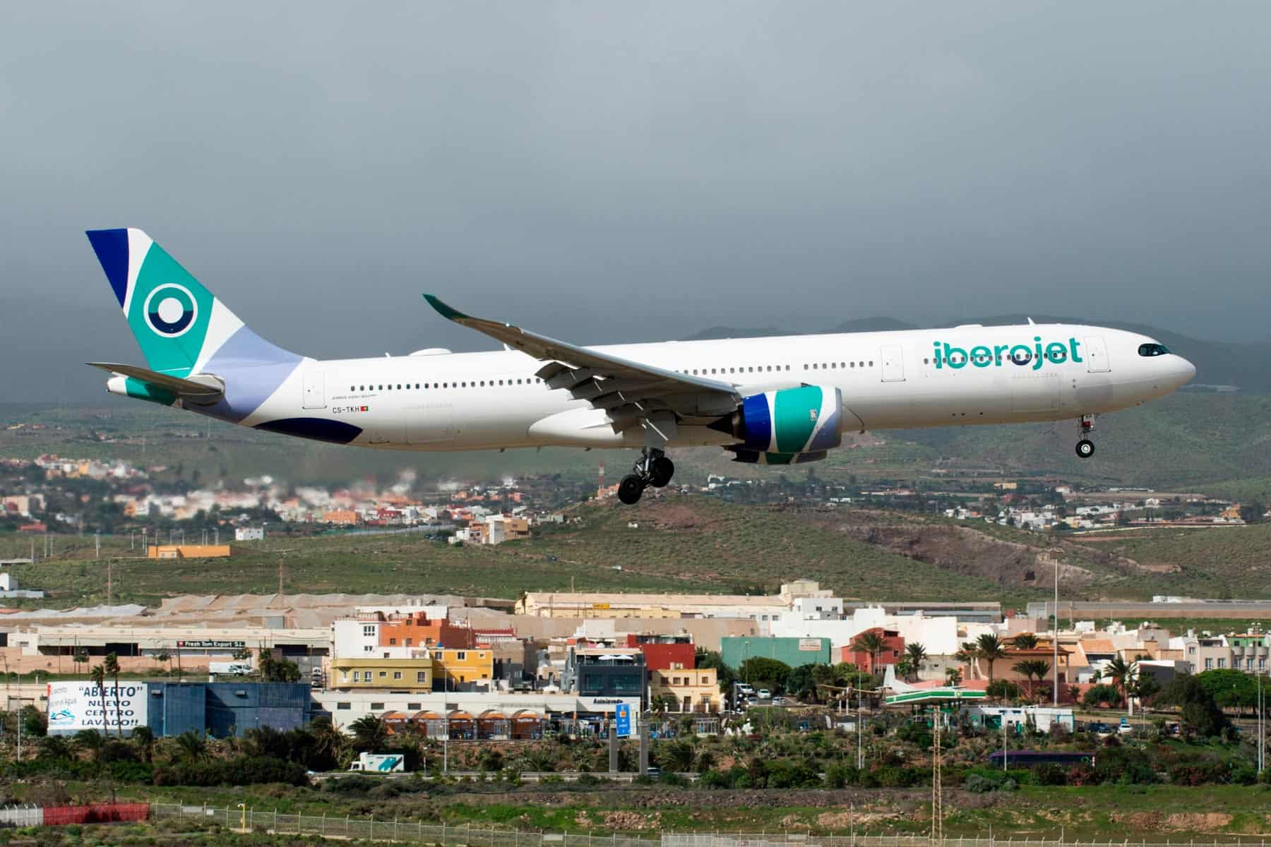 Aerolinea Internacional IberoJet Cancela Vuelos a Cuba