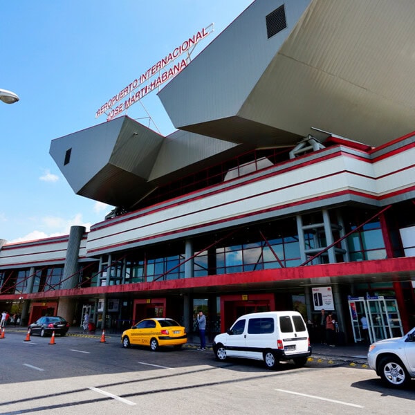 Aeropuerto Habanero Solicita Servicios  de Limpieza Química y Mecánica: Mira lo que Necesita