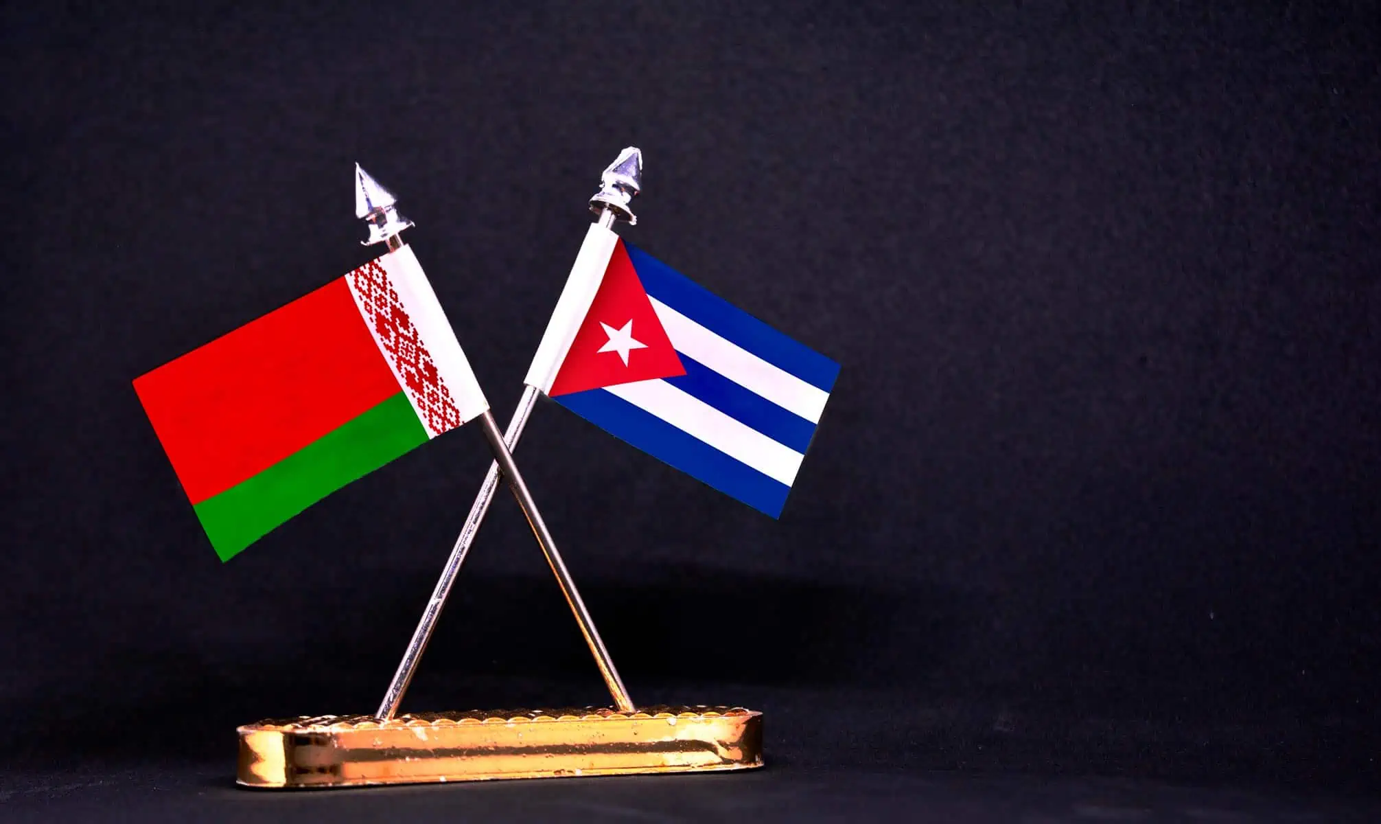 Afianzan Cooperación Industrial Cuba y Bielorrusia