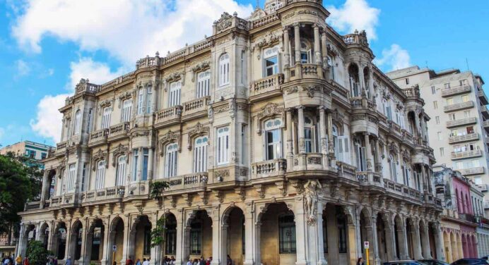 Agotadas las Citas para Expedición y Renovación de Pasaporte en Consulado de España en La Habana