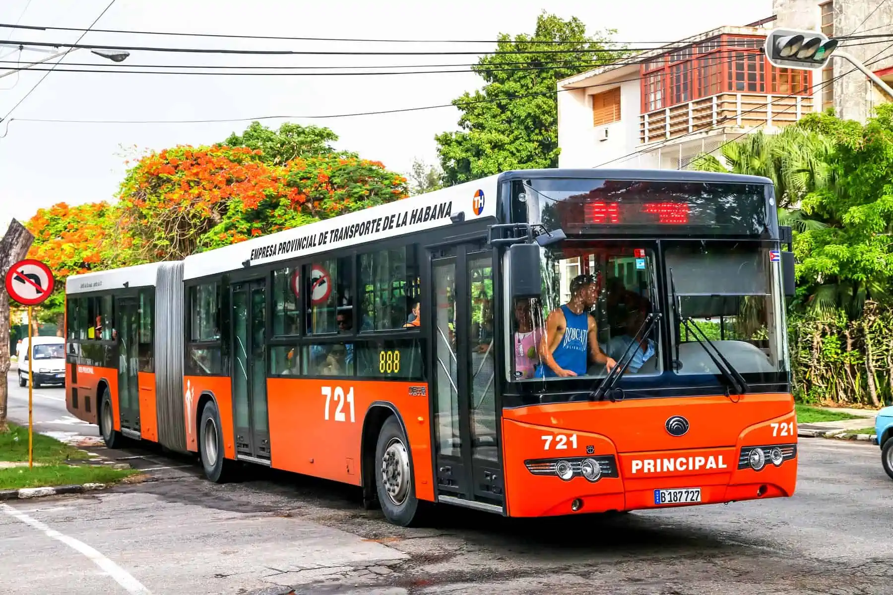 Alternativas ante la CRITICA SITUACION del Transporte Publico en La Habana