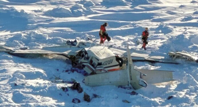 Autoridades Confirman 10 Fallecidos en Accidente aéreo en Alaska: ¿Qué Está Sucediendo con la Aviación en EE.UU?