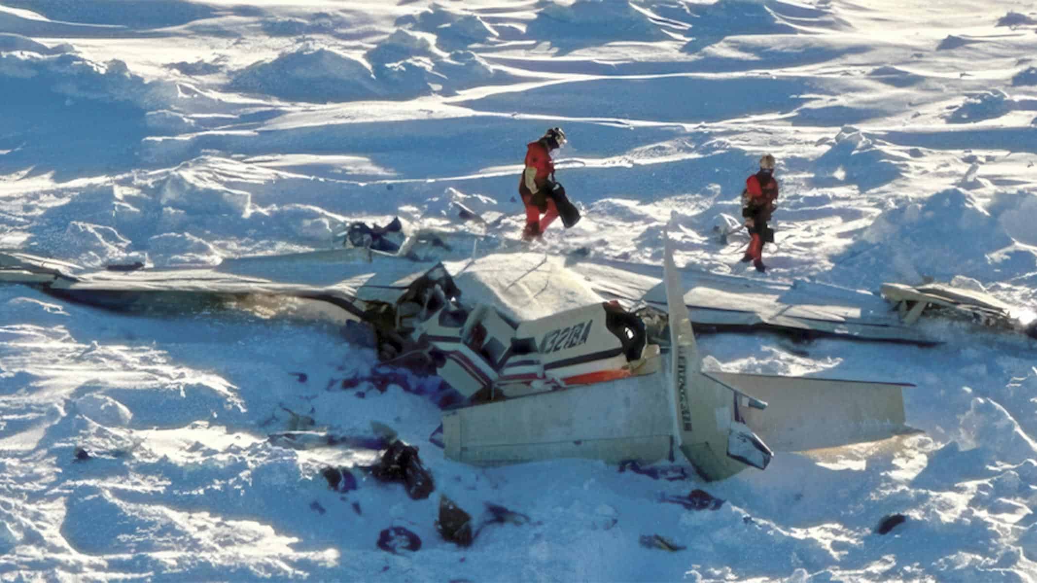 Autoridades Confirman 10 Fallecidos en Accidente Aéreo en Alaska: ¿Qué Está Sucediendo con la Aviación en EE.UU?