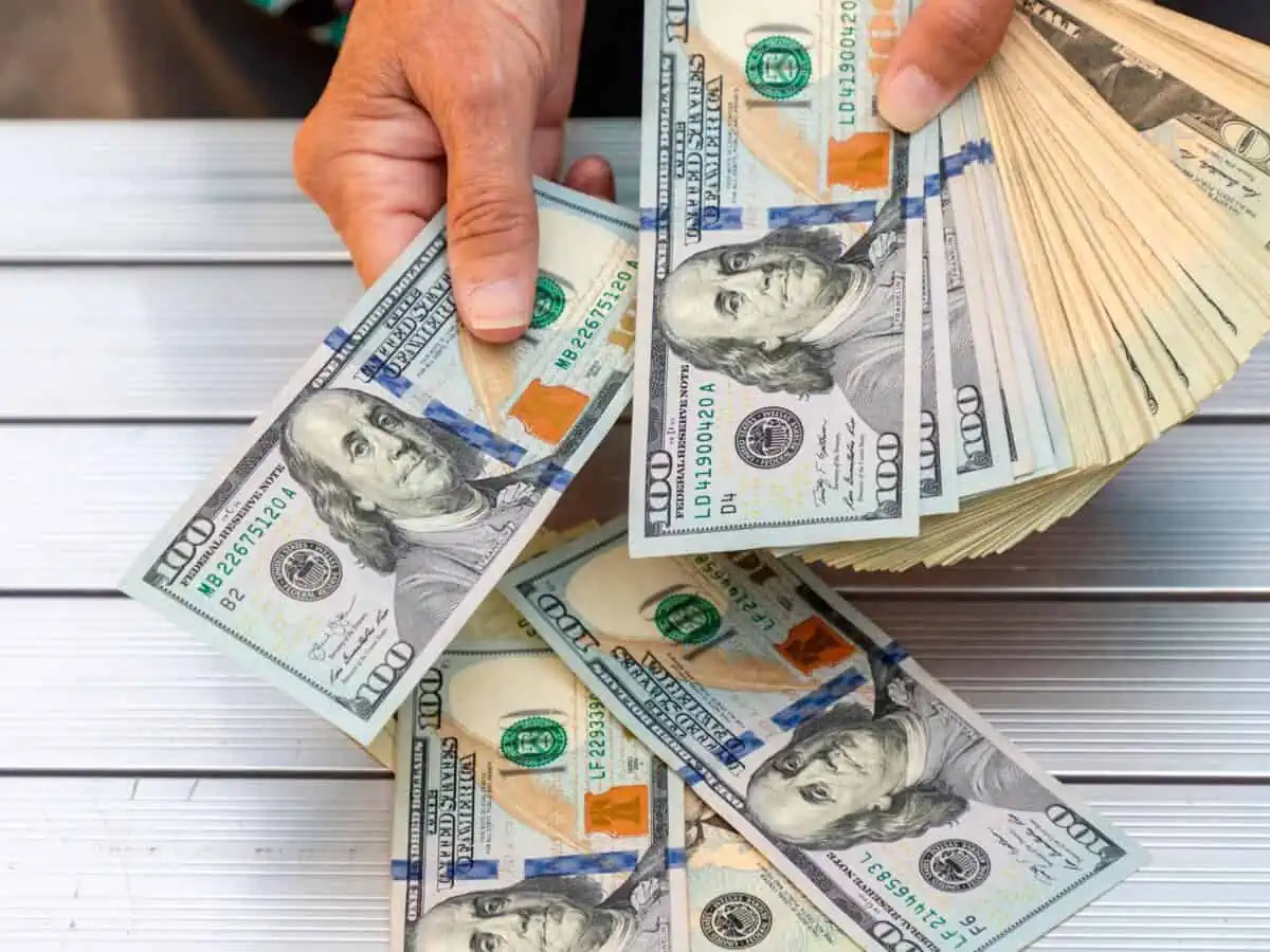 Autoridades Informan Fecha para Realizar Depósitos de USD en Cuentas Bancarias Cubanas