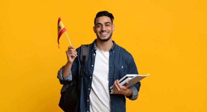 Becas en España para Cubanos en 2026: Opciones Reales para Estudiar y Emigrar Legalmente