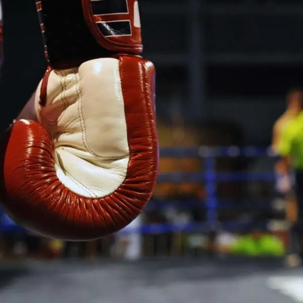 Boxeador Cubano se Corona con el Título de la Noche de Campeones en Tailandia