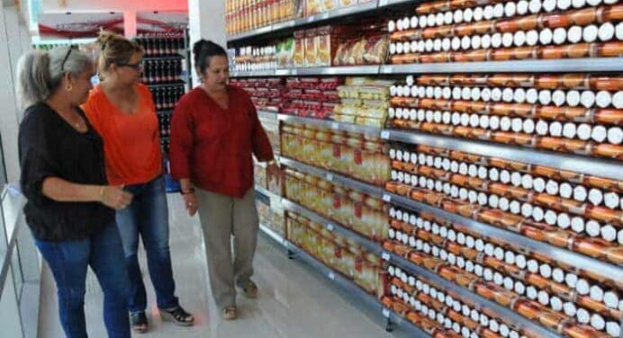 Cadena española suministra tienda de alimentos en Cienfuegos
