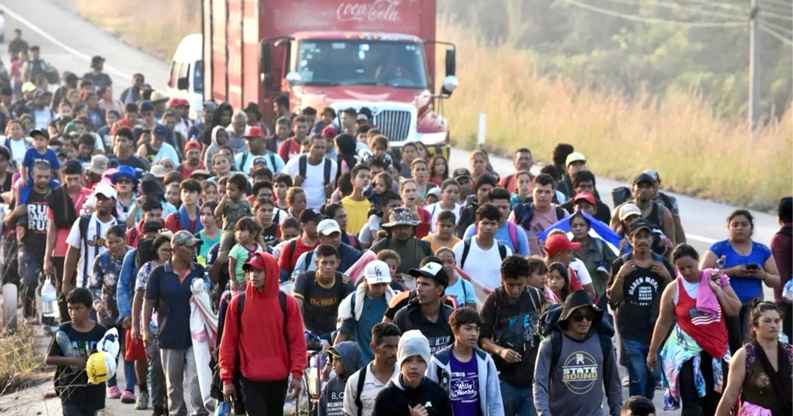 Caravana de Migrantes se Reagrupa Tras Su Disolución y Avanzan en Travesía