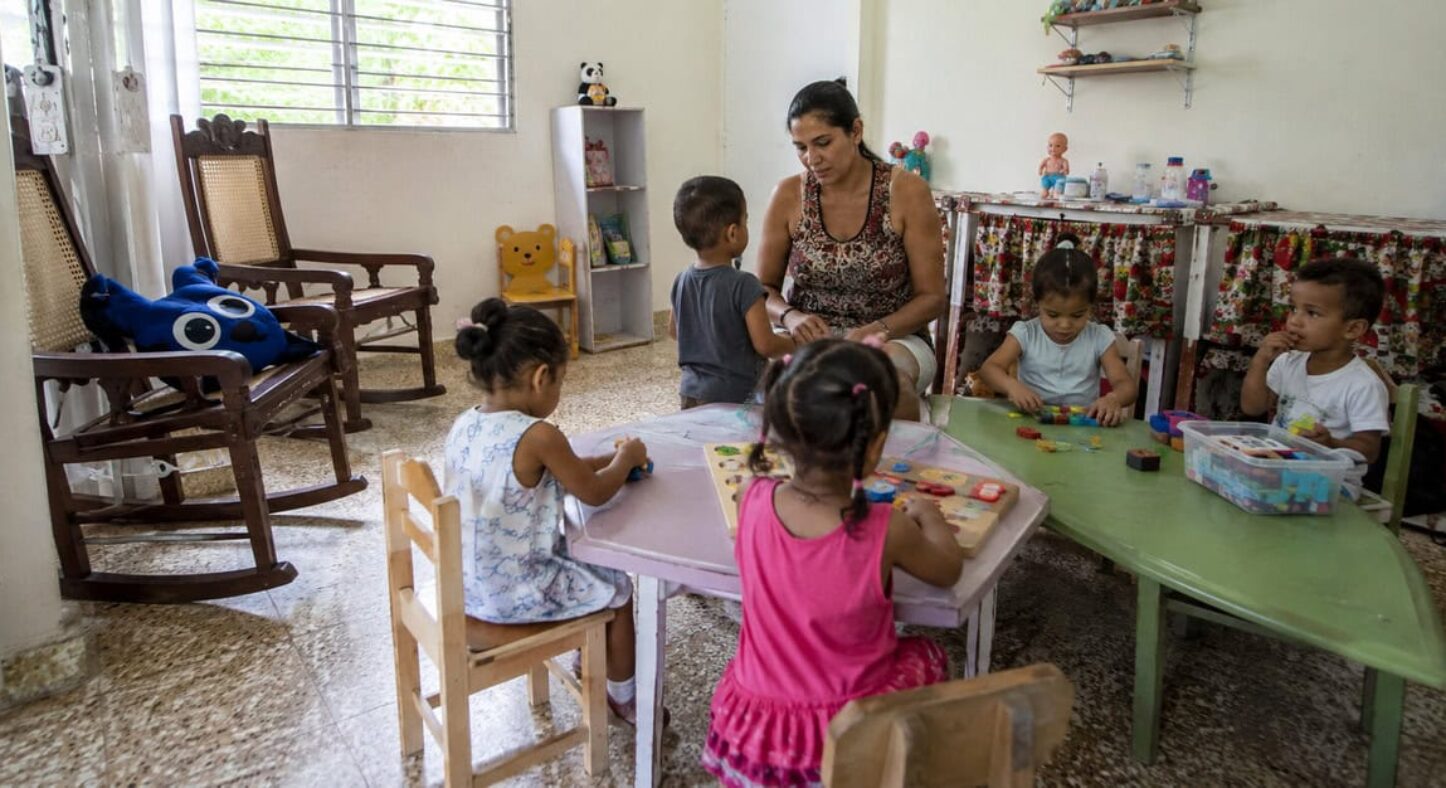 Cuba Actualiza las Reglas para el Cuidado Privado de Niños: Qué Cambia con el Decreto 160