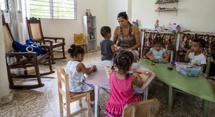 Cuba Actualiza las Reglas para el Cuidado Privado de Niños: Qué Cambia con el Decreto 160