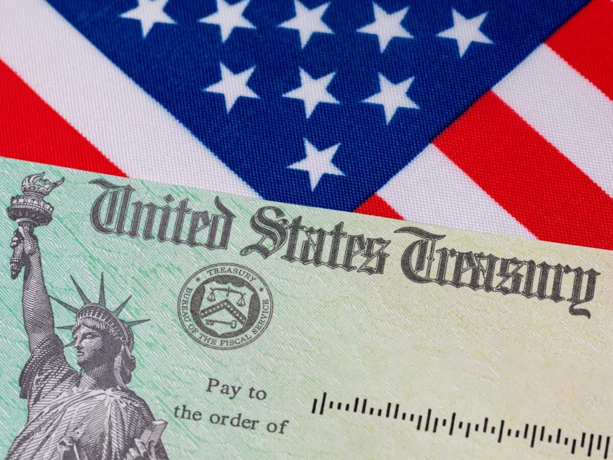 Cheque de $800 Dólares si Cumples con los Requisito en este Estado de Estados Unidos