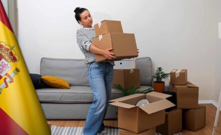 Cómo Alquilar un Piso en España: Requisitos Contratos y Estafas que Debes Evitar
