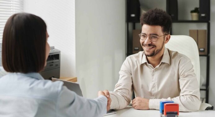 Cómo Aprobar tu Entrevista de Trabajo en el Extranjero: Guía Paso a Paso para Cubanos