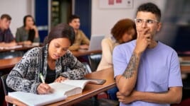 Cómo Buscar Becas Siendo Cubano Paso a Paso: Lo que Debes Preparar Antes de Aplicar