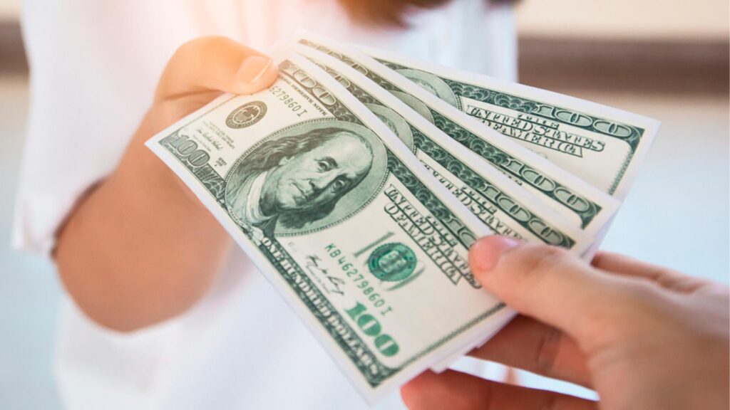 ¿Cómo comprar dólares paso a paso?