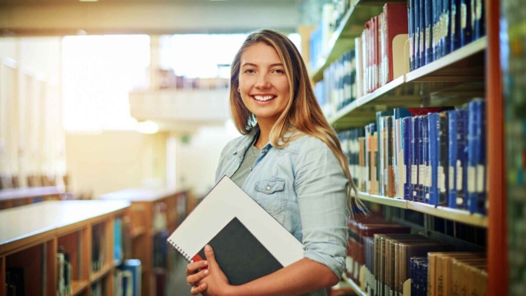 Fundación Carolina. Quien y Como puede Aplicar