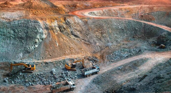 Compañía Minera Australiana Extiende Proyecto de Explotación de Minas en Cuba