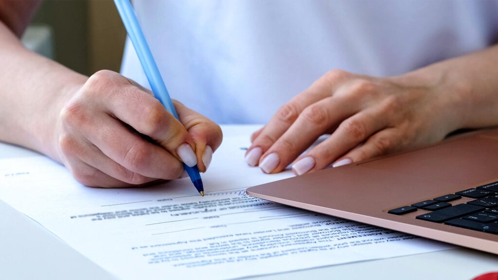 Condiciones reales del contrato: duración, jornada, ubicación y supervisión