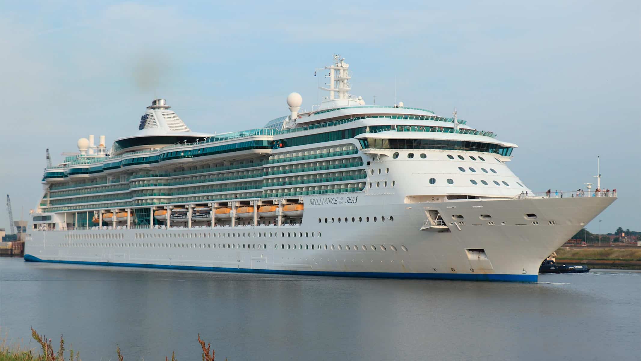 Crucero Rescata a 11 Balseros Cubanos a Punto de Naufragar en Yucatán