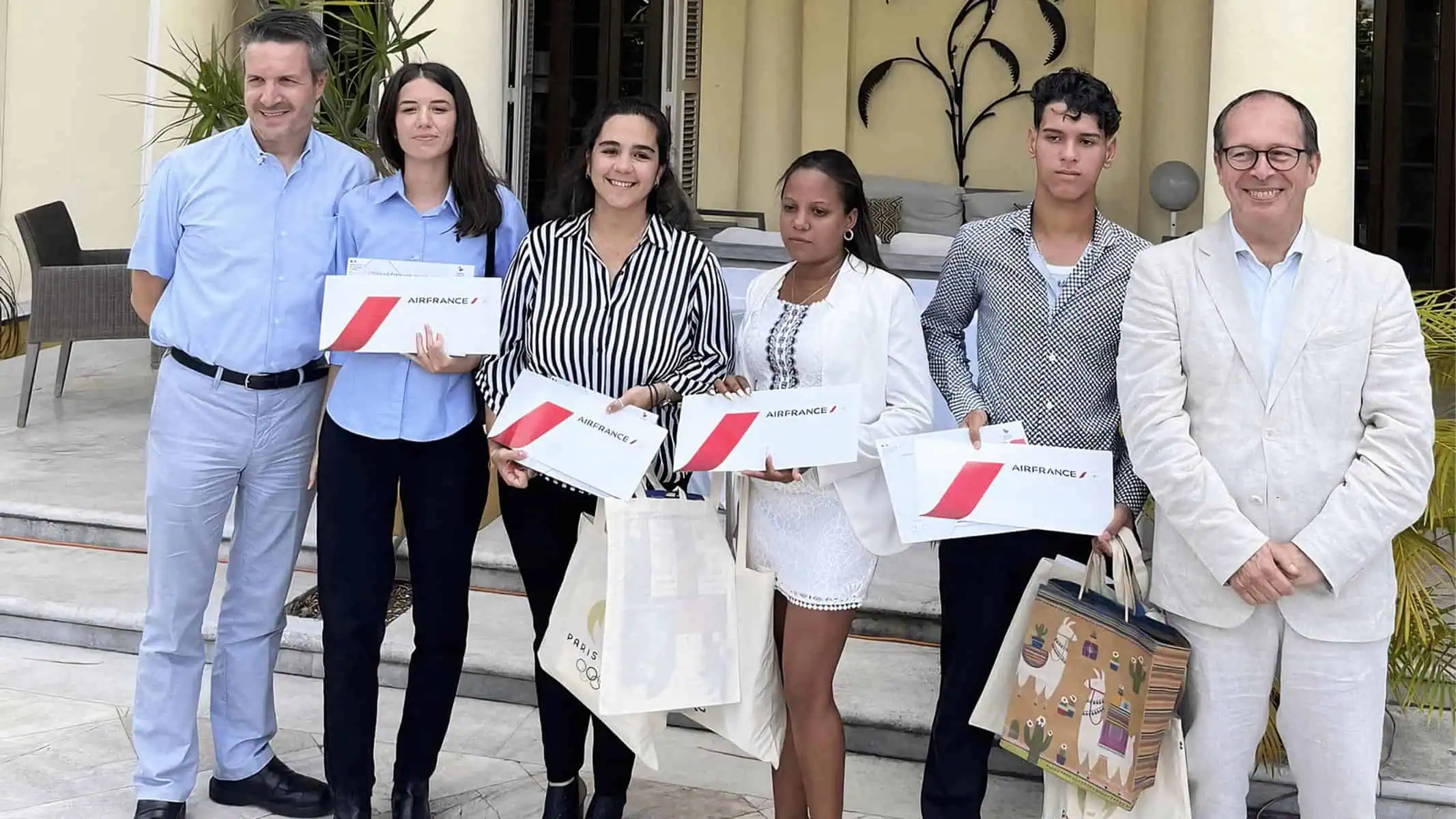 Cuatro jóvenes cubanos ganan boletos a París como espectadores de las Olimpiadas