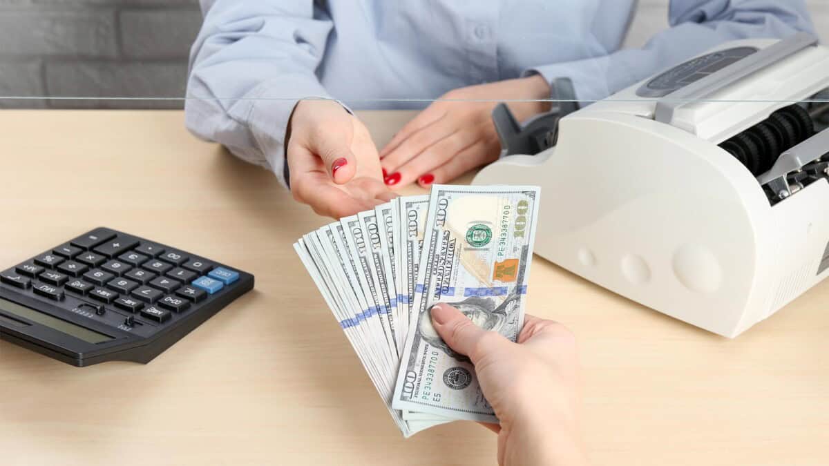 Cuba Habilita el Cobro de Remesas en Dólares en Efectivo: Así Funcionará la Nueva Medida