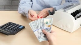 Cuba Habilita el Cobro de Remesas en Dólares en Efectivo: Así Funcionará la Nueva Medida