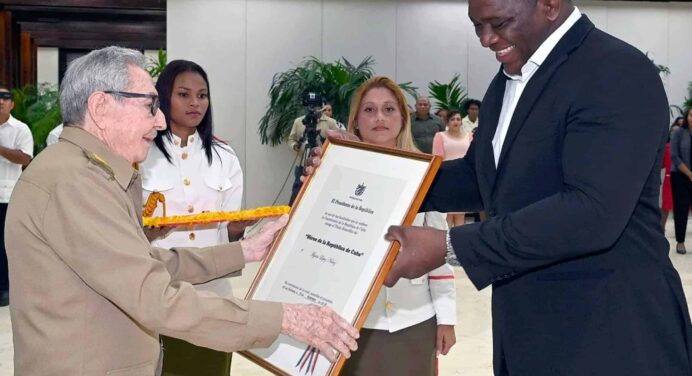 Cuba Reconoce a Mijaín López Como Héroe de la República: Impactante Momento