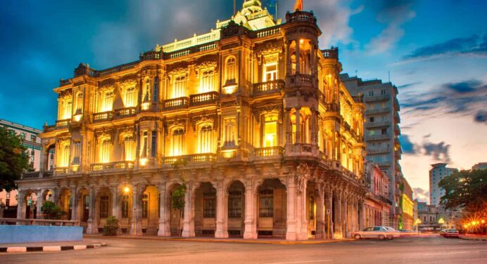 Cubanos Denuncian Dificultades para Obtención de Citas en el Consulado de España en Cuba