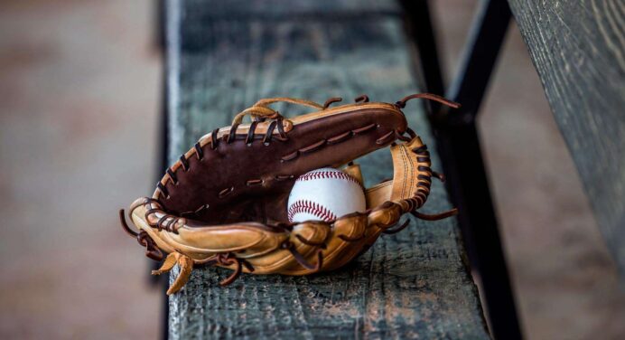 Deportista Cubano no Regresa a la Isla Luego de Temporada con la Liga Japonesa de Béisbol