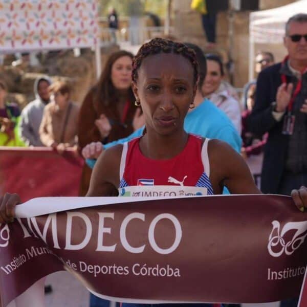 Descalifican a Dos Atletas Cubanos en Media Maraton de Cordoba