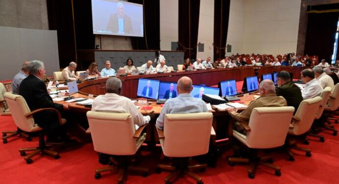 Destituyen Miembros del Consejo Ministerial Cubano y Reajustan Nuevos Mandatos