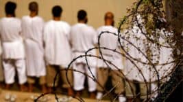 Detenidos de Guantánamo Enviados a Yemen: ¿Avance o Polémica?