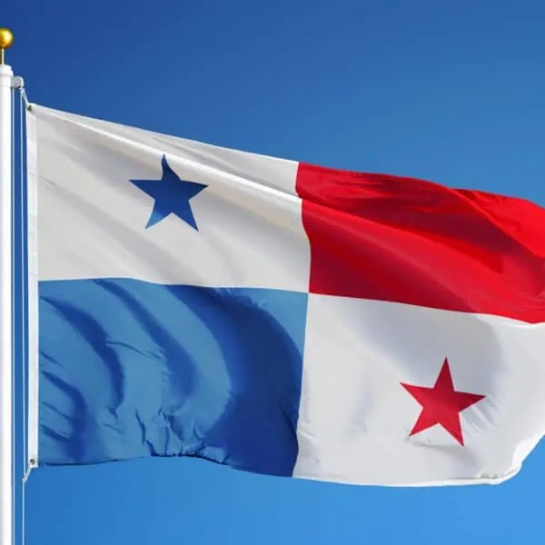 Diplomáticos de la Embajada de Panamá Entregan Donativo Humanitario a Cuba