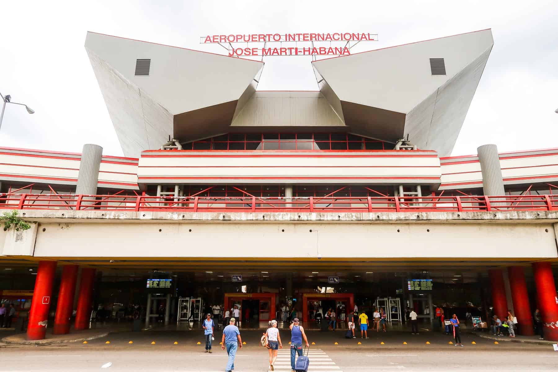 Ejecutan Labores de Reparación y Mantenimiento en el Aeropuerto Internacional José Martí