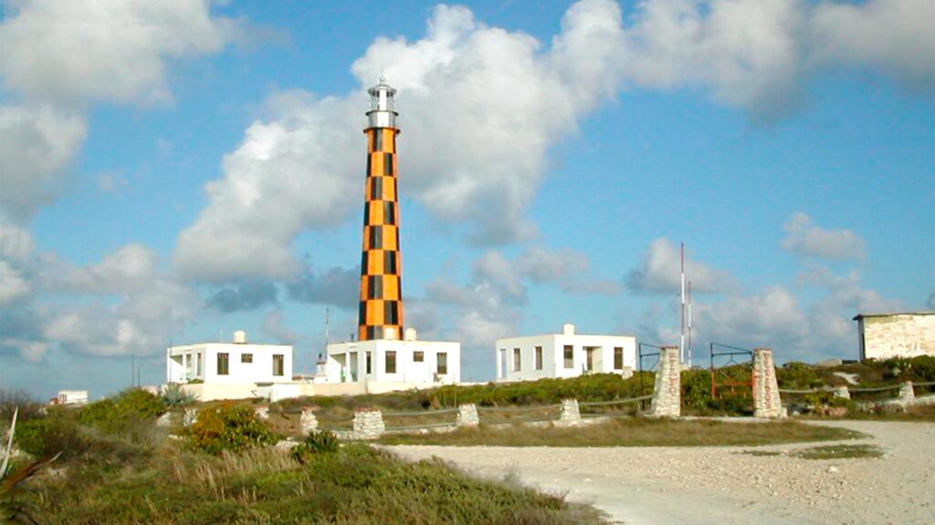 El Faro de Cayo Caimán Grande de Santa María