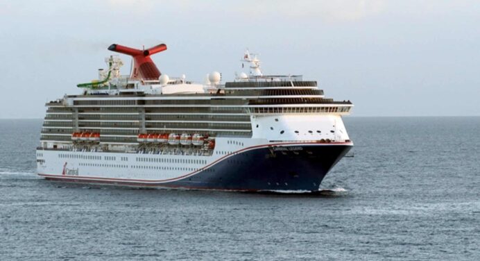 “No lo Podíamos Creer”: El Inesperado Rescate de Cubanos por el Carnival Paradise