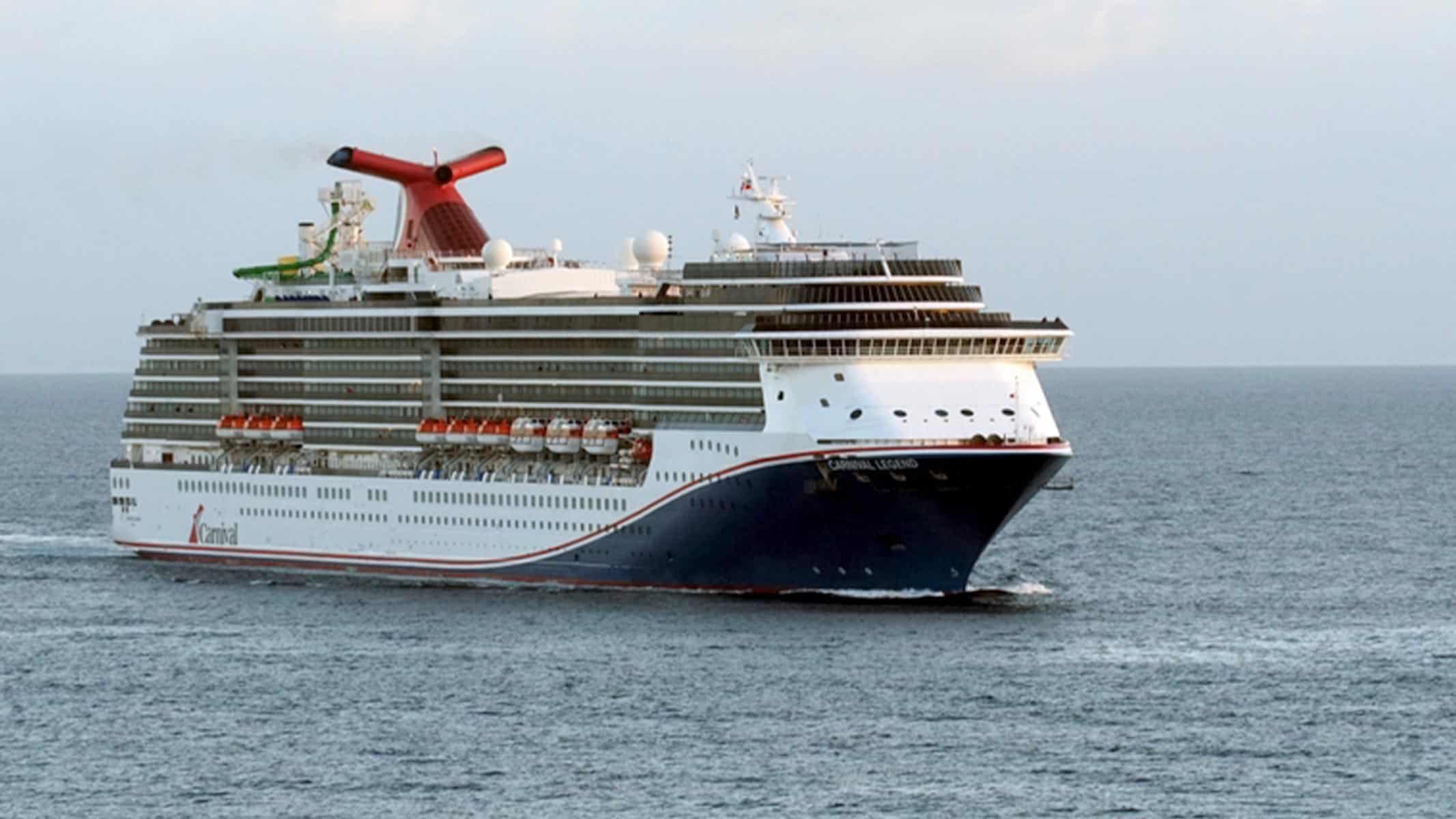 “No lo Podíamos Creer”: El Inesperado Rescate de Cubanos por el Carnival Paradise