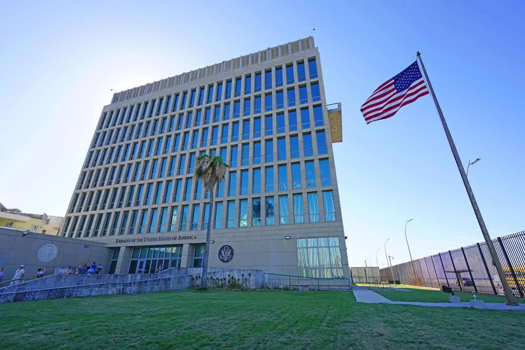 Embajada de EEUU Se Reanudarán los Servicios de Visa de Inmigrante