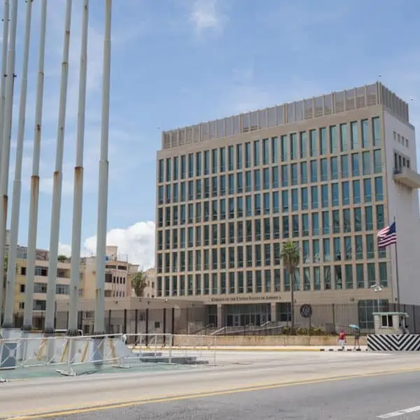 Embajada de Estados Unidos Lanza Campaña para Responder Dudas de Cubanos