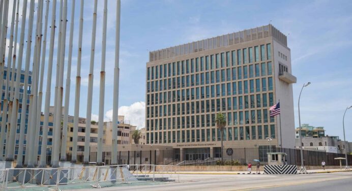 Embajada de Estados Unidos Lanza Campaña para Responder Dudas de Cubanos
