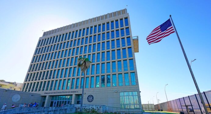 Permiso Humanitario de Reunificación Familiar para Cubanos: Embajada de Estados Unidos en La Habana Hace estas Aclaraciones