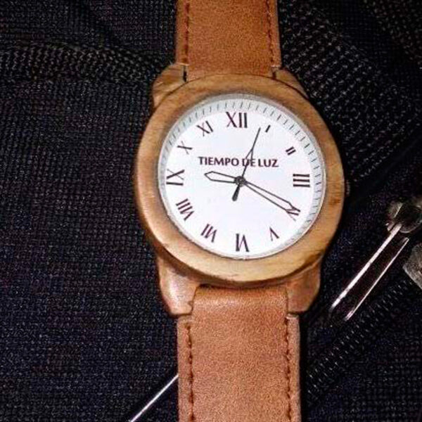 Emprendedor Cubano Fabrica su Propia Marca de Relojes en Cuba