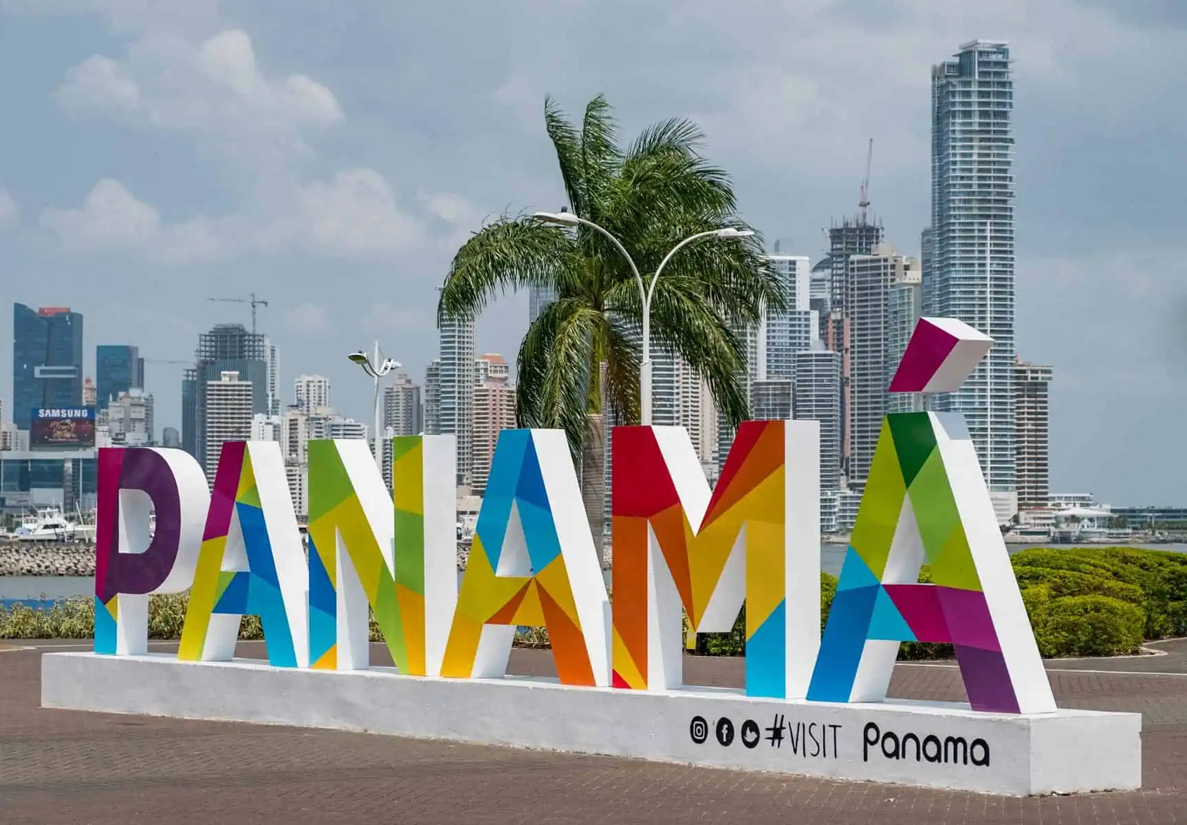 Entidad Cubana Suscribe Nuevo Contrato en Panamá