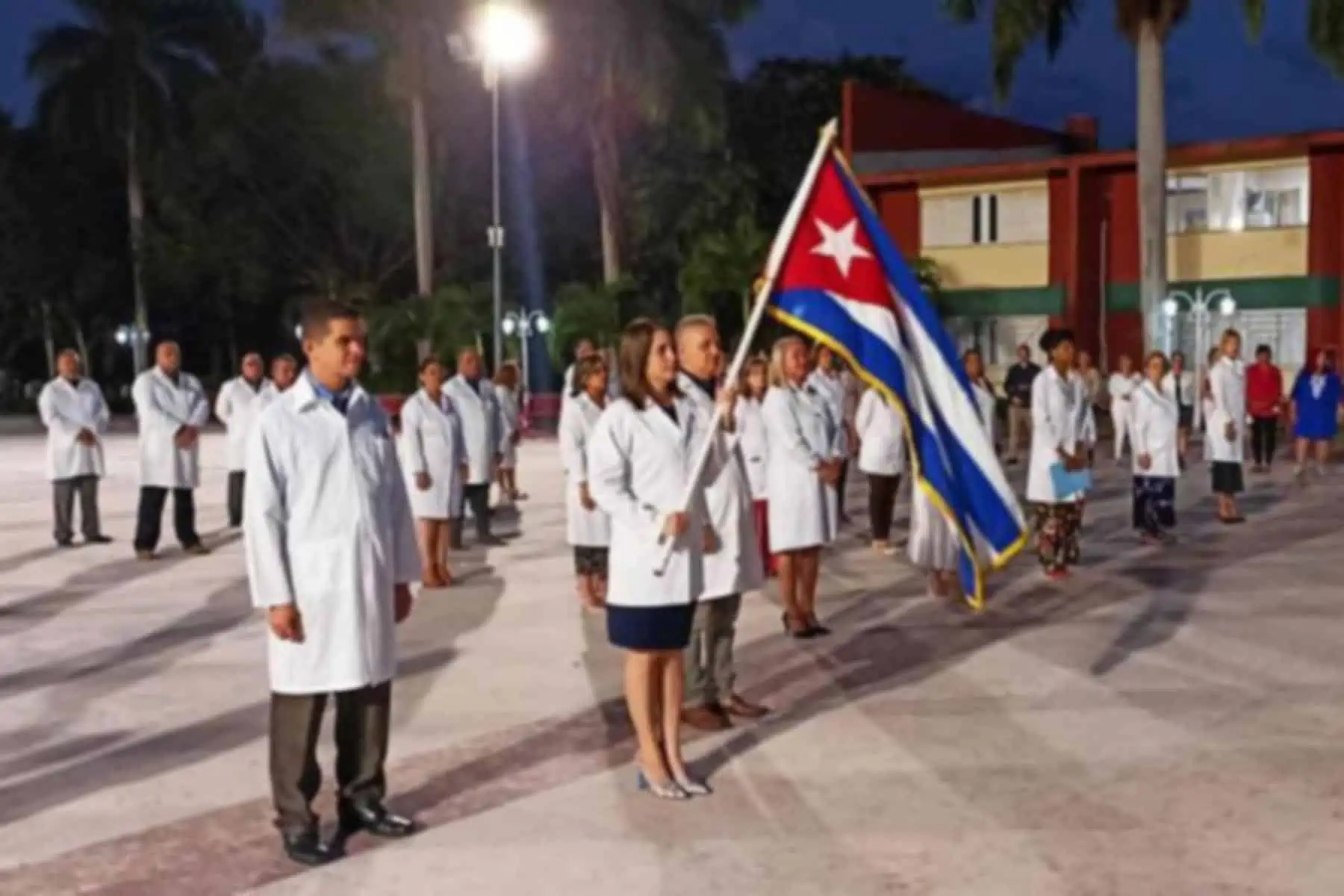 Envían Nuevo Grupo de Médicos Cubanos a México